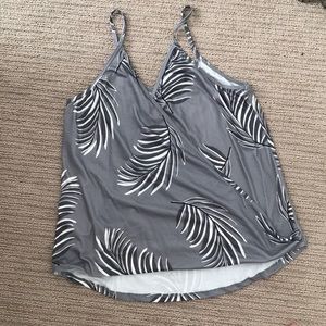 NWOT Leaf Print Wrap Tank
